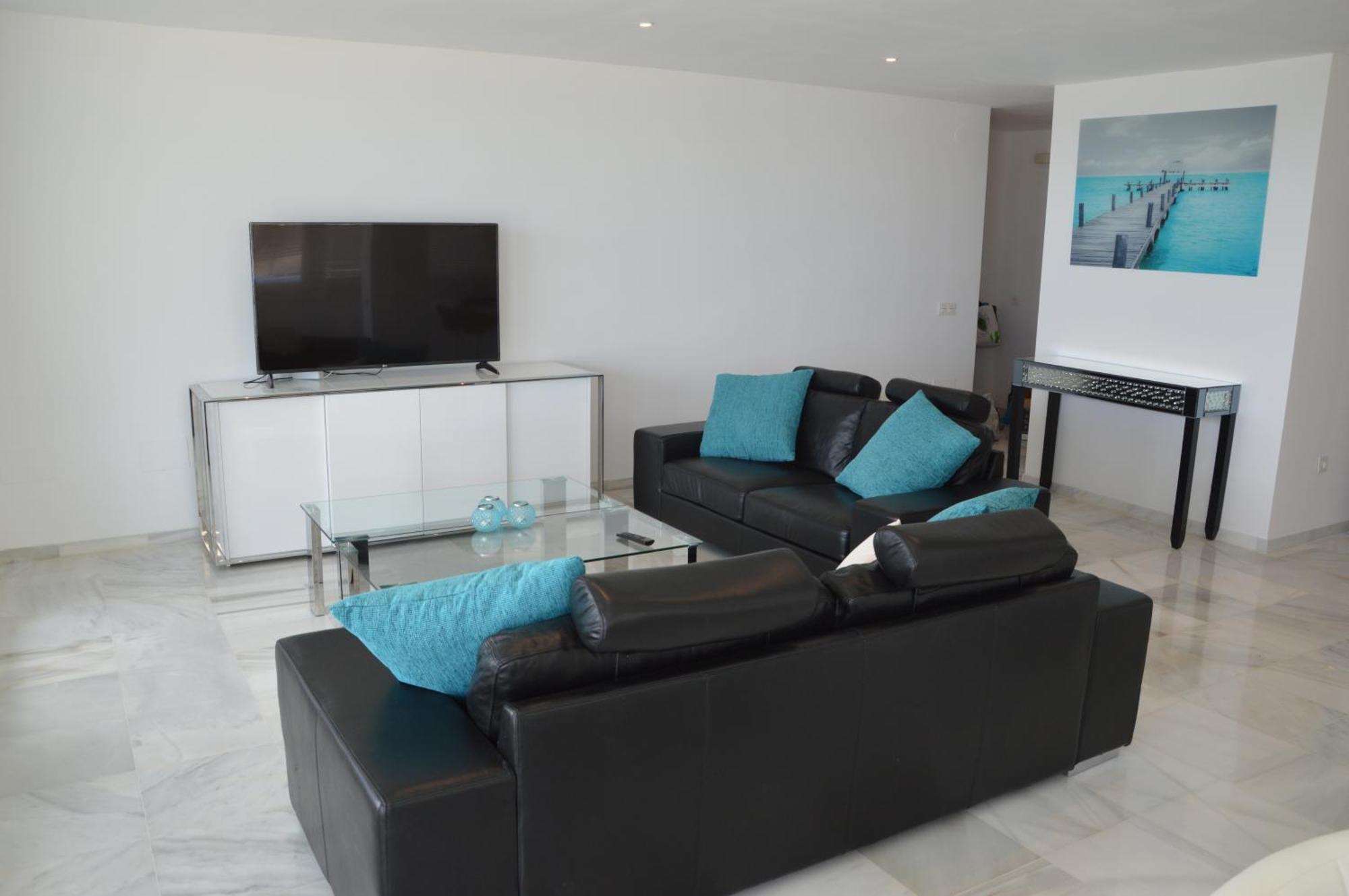 Apartment 3 Bedroom Frontline Beach, Centre Marbella