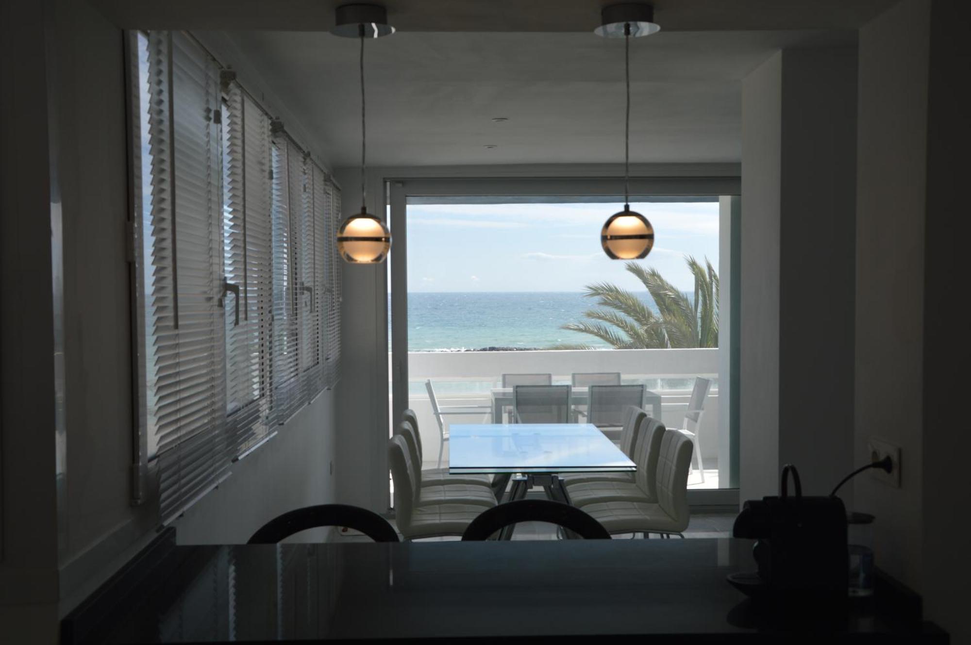 3 Bedroom Frontline Beach, Centre