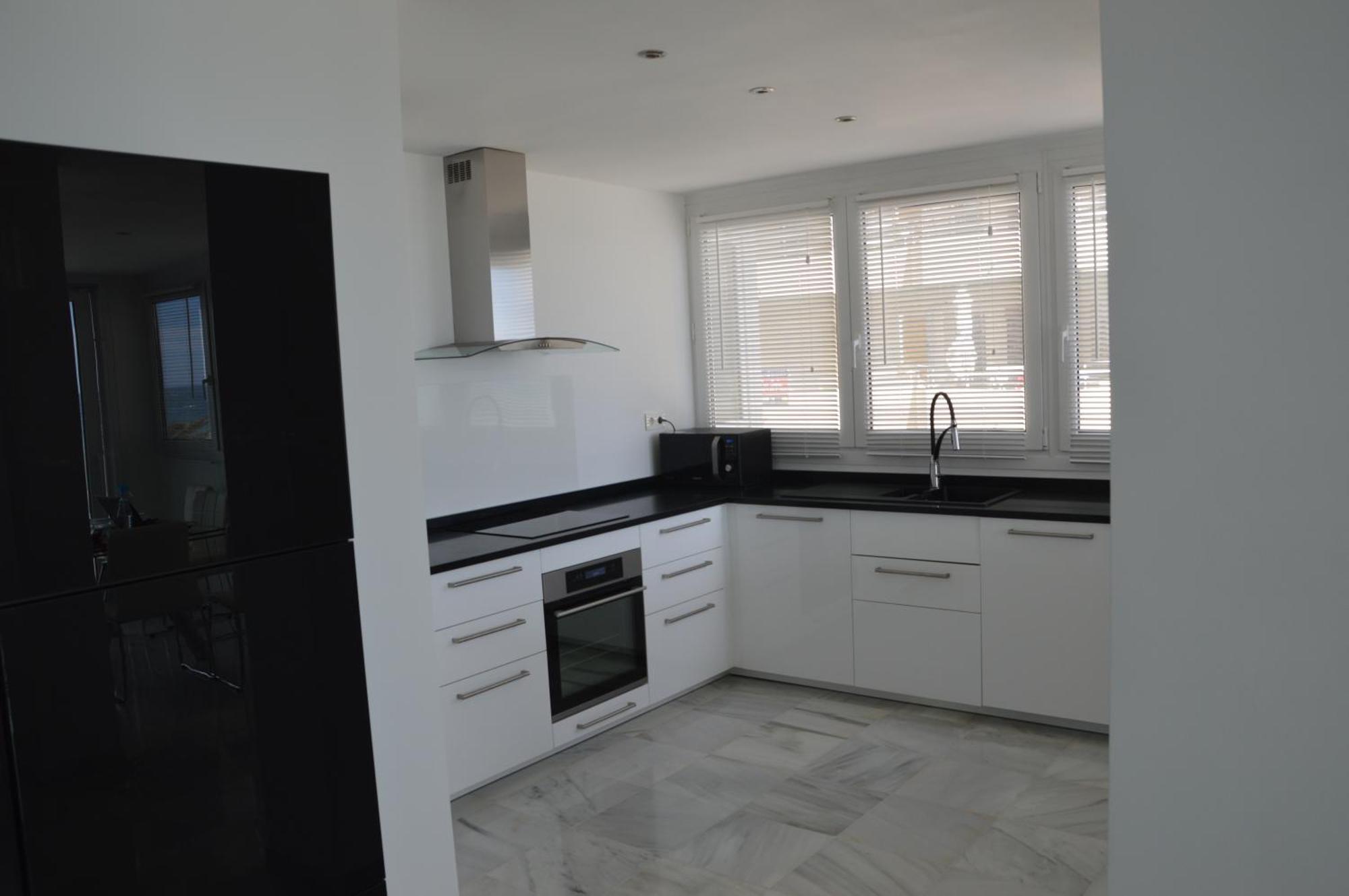 3 Bedroom Frontline Beach, Centre
