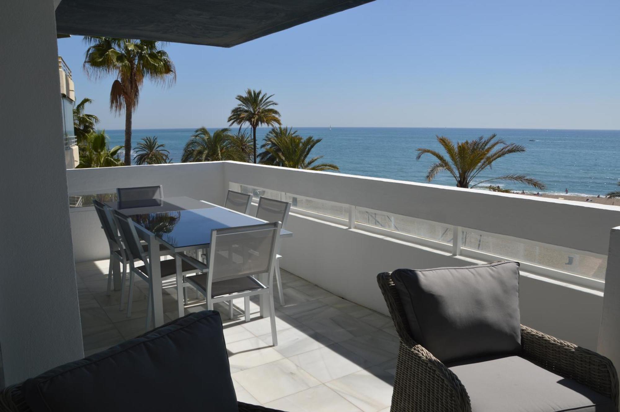 Apartment 3 Bedroom Frontline Beach, Centre Marbella