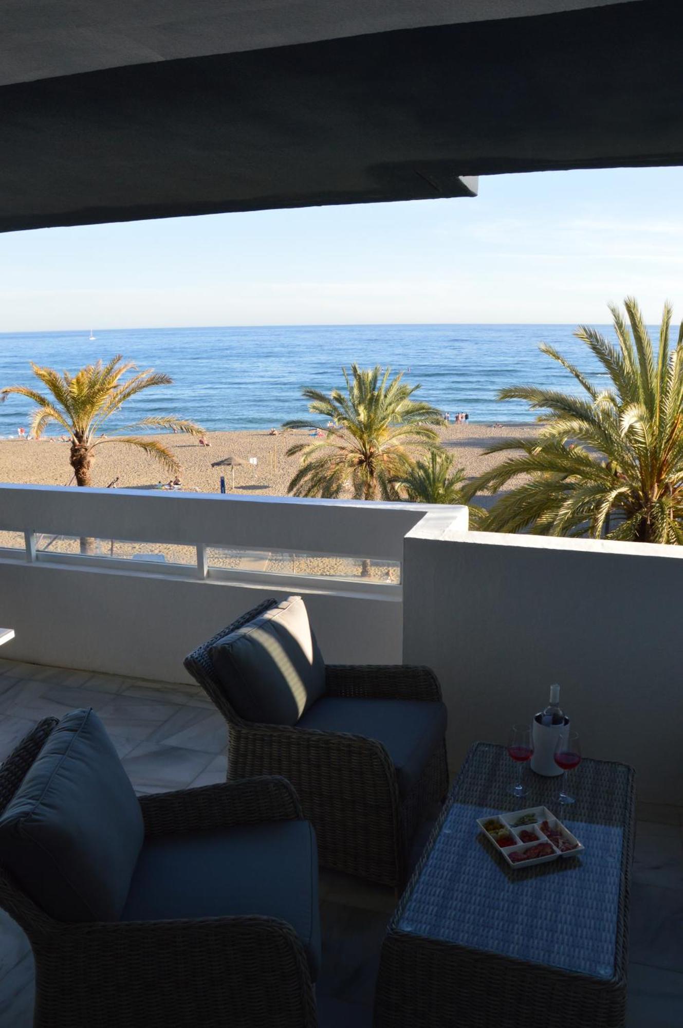 Apartment 3 Bedroom Frontline Beach, Centre Marbella